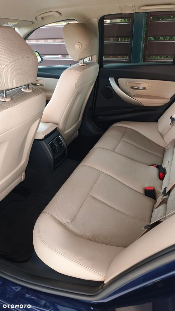 BMW Seria 3 318d - 11