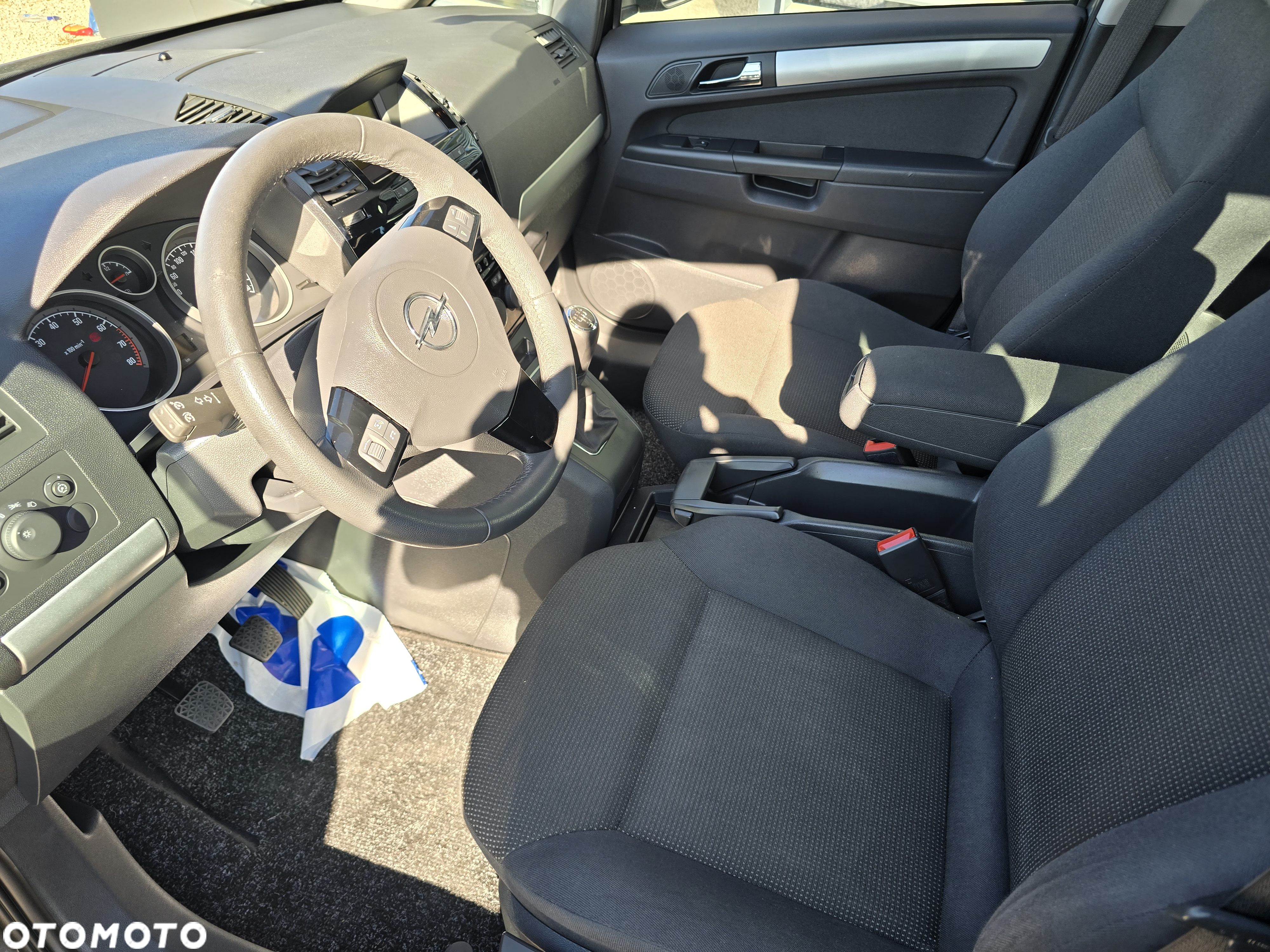 Opel Zafira 1.8 Cosmo EU5 - 21