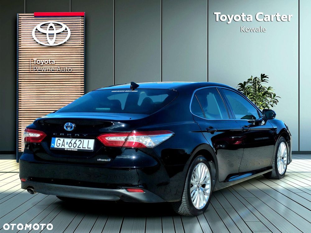 Toyota Camry - 6