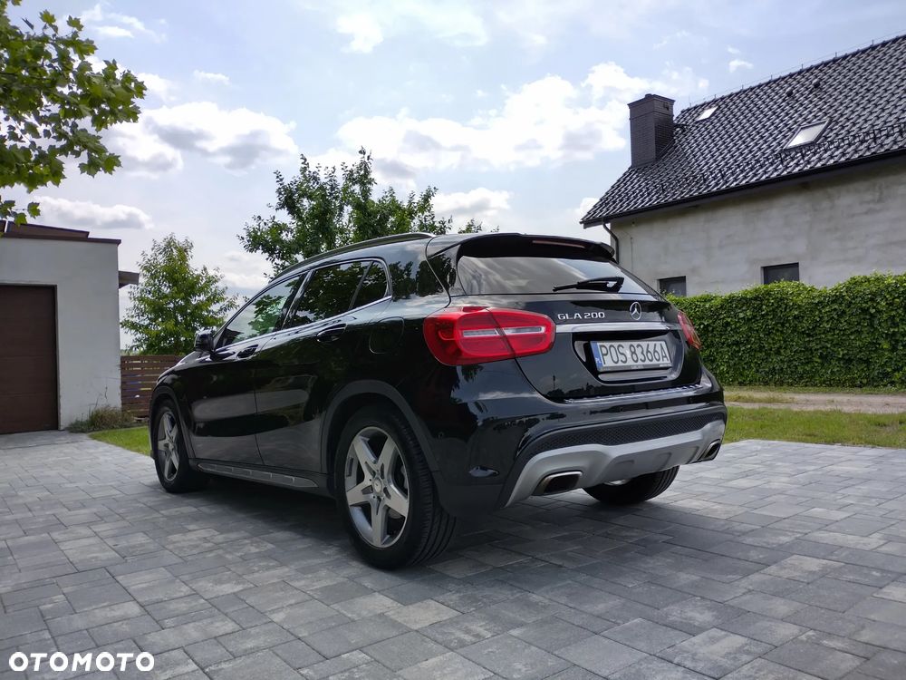 Mercedes-Benz GLA - 5