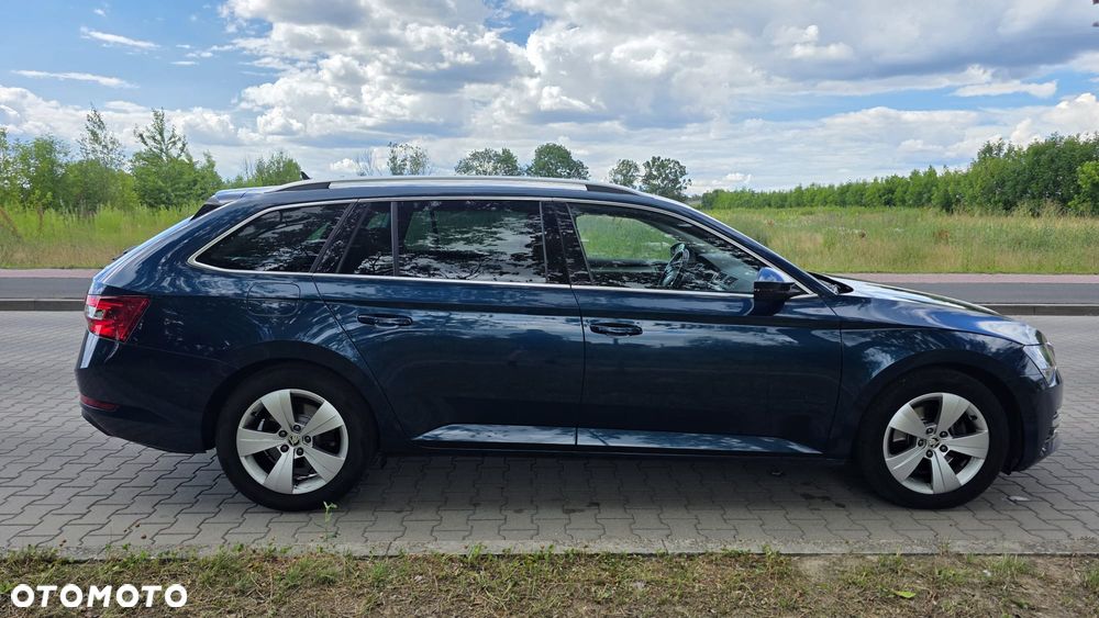 Skoda Superb 2022 photo 2