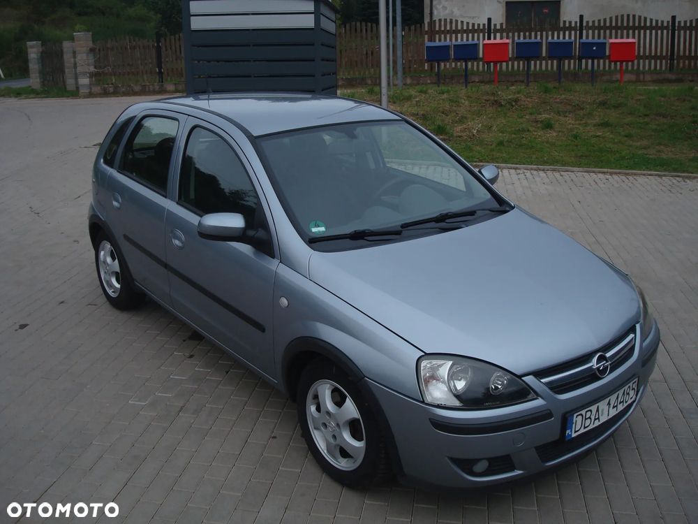 Opel Corsa 1.4 16V Cosmo - 3