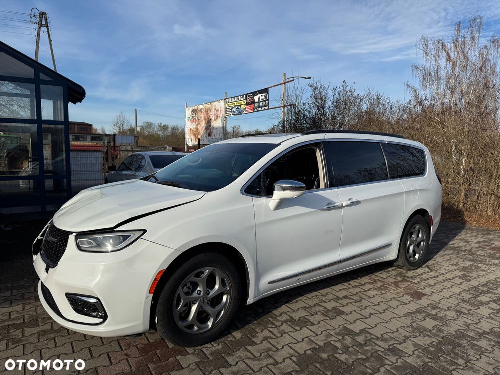 Chrysler Pacifica - 2