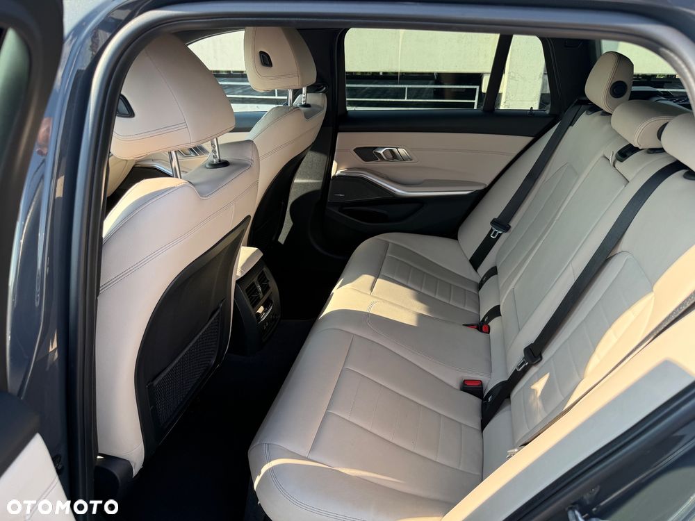 BMW Seria 3 330i M Sport sport - 7