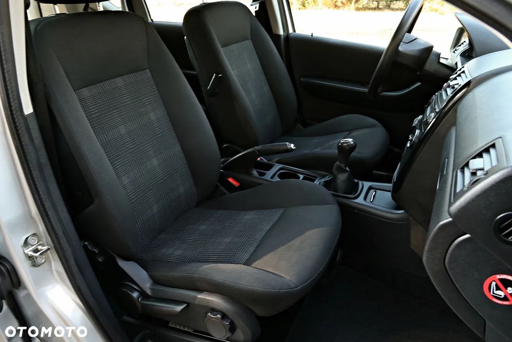 Mercedes-Benz Klasa A 150 BlueEFFICIENCY Avantgarde Flotte - 32