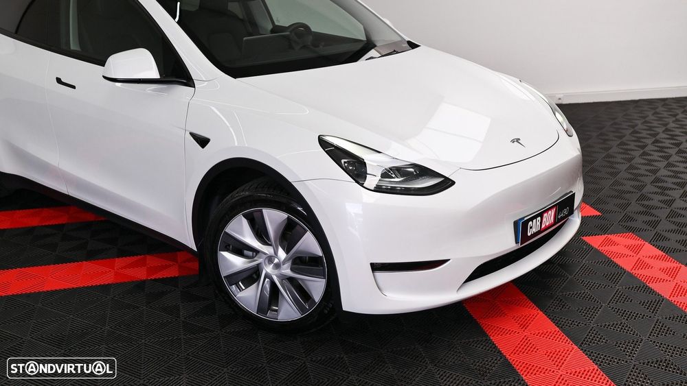 Tesla Model Y Long Range Dual Motor AWD - 3