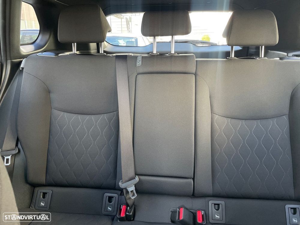 Toyota Corolla Cross 2.0 Hybrid Exclusive - 13