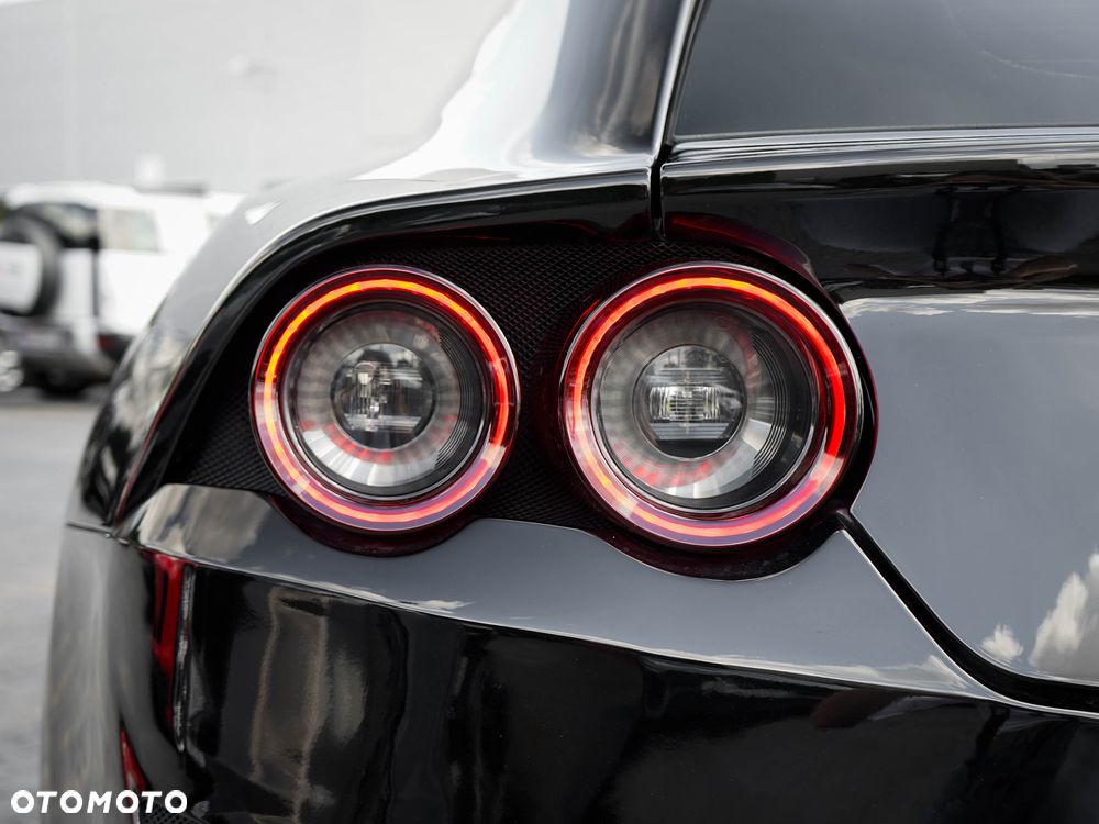 Ferrari GTC4Lusso - 7