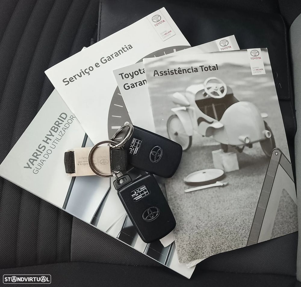 Toyota Yaris 1.5 HSD Comfort+P.Style - 26