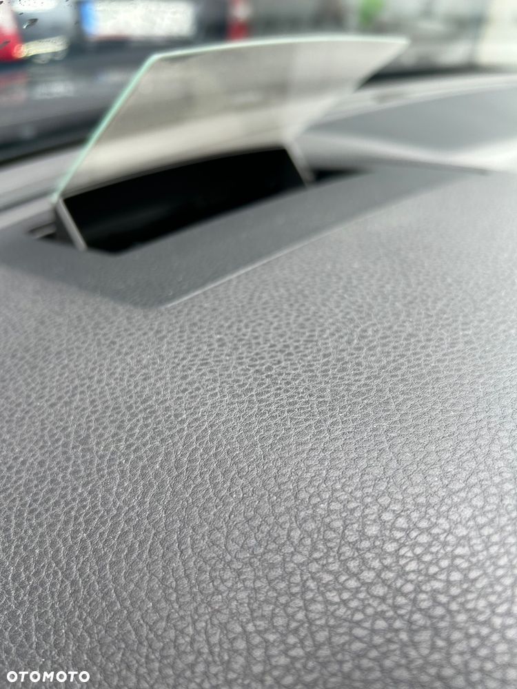 Volkswagen Passat - 14