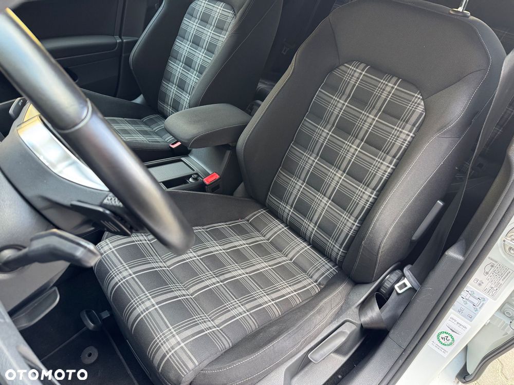 Volkswagen Golf GTD 2.0 TDI SCR DSG - 27