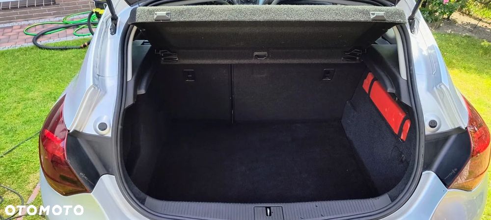 Opel Astra 1.6 Turbo - 9