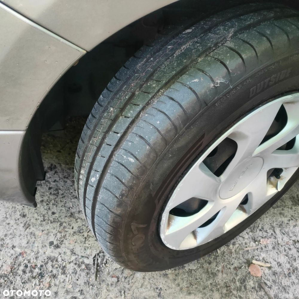 Dacia Logan dCi 90 S&S Celebration - 16