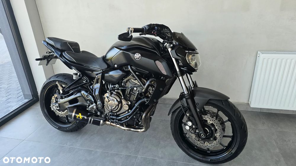 Yamaha MT - 27