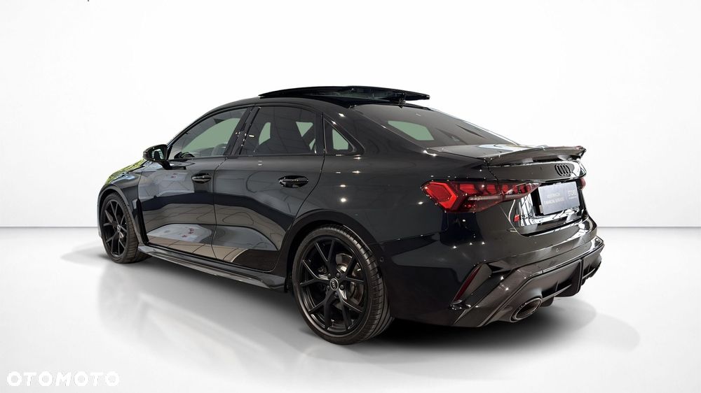 Audi RS3 Limousine - 4