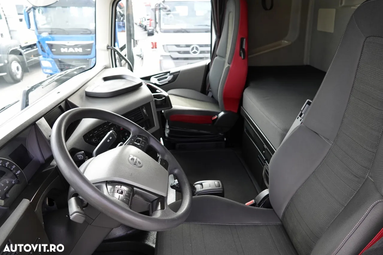 Volvo FH 420 / 4x2 / SOLÓWKA / PERDEA 9,10 M / AER CONDIȚIONAT PARCARE / LIFT DHOLLANDIA 2000KG / CONTRACTUL DE SERVICE POSTĂ - 24