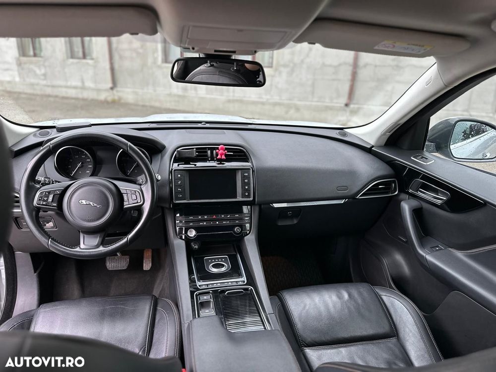 Jaguar F-Pace - 6