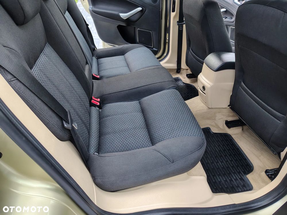 Ford Mondeo 2.0 Ghia X100 / X - 19