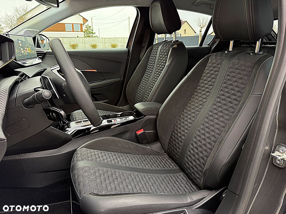 Peugeot 208 PureTech 100 EAT8 Allure Pack - 12