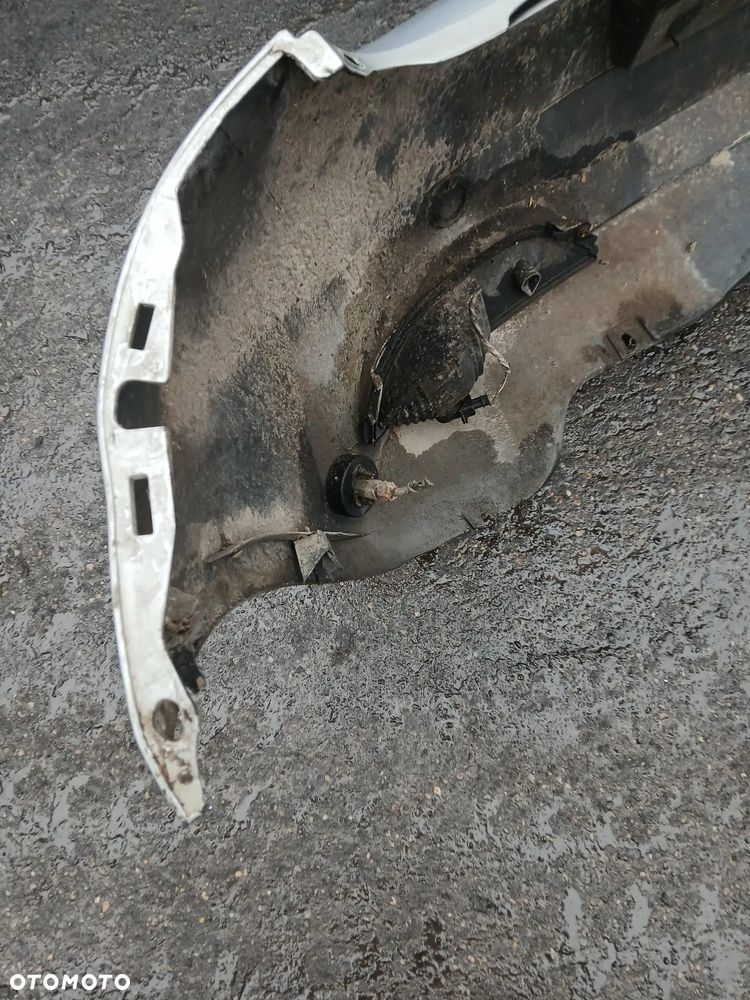 Fiat Grande Punto  Zderzak tylny kod lakieru 589/A - 9