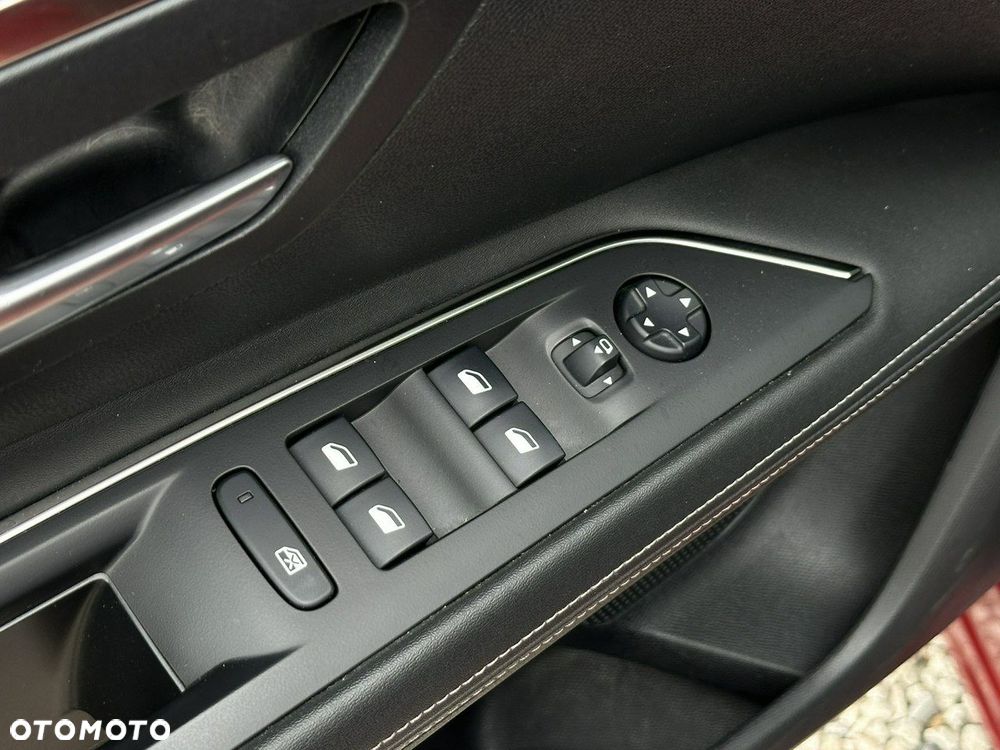 Peugeot 3008 1.2 PureTech Allure S&S EAT8 - 16