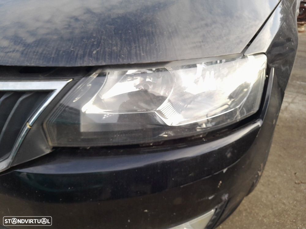 Ótica / farol esquerda SKODA Rapid Liftback (NH3) - 1