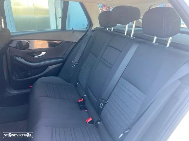 Mercedes-Benz C 300 de Avantgarde - 32