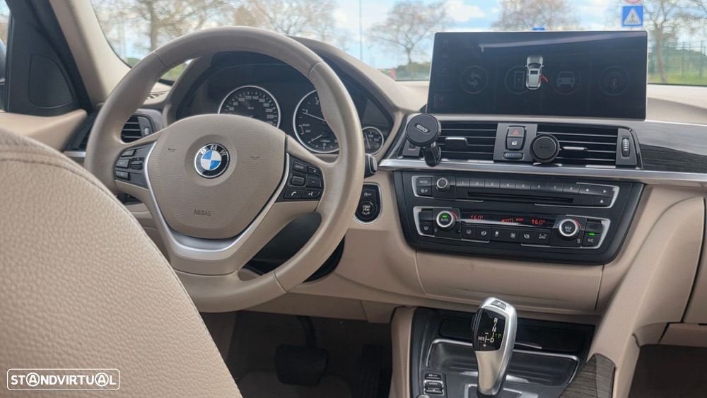 BMW 320 d Auto Line Luxury - 36
