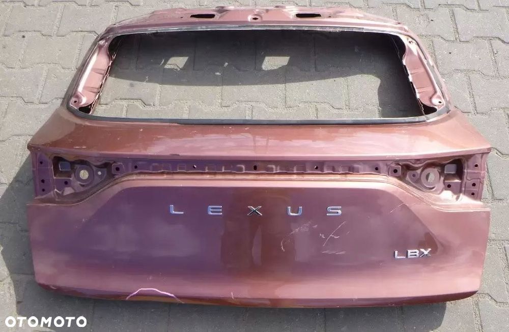 Lexus LBX Klapa Tył - 1