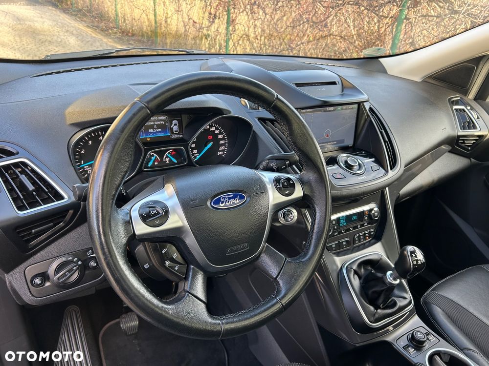 Ford Kuga 1.5 EcoBoost 2x4 Titanium - 10