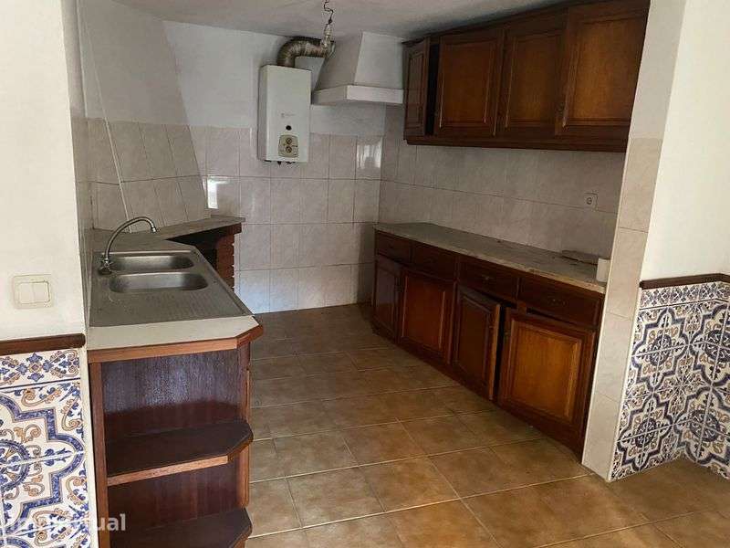 Vende-se moradia T3 Renovada - Grande imagem: 3/8