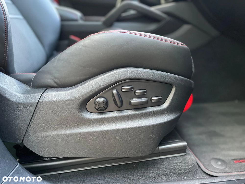 Porsche Cayenne GTS - 37