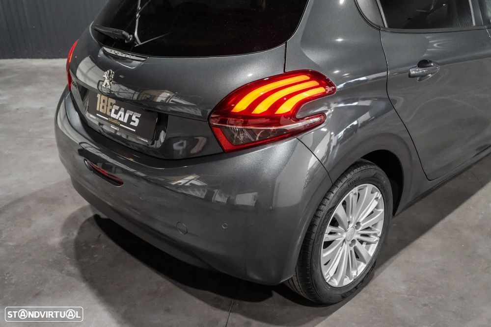 Peugeot 208 - 43