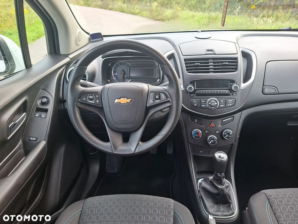 Chevrolet Trax 1.6 LS - 27