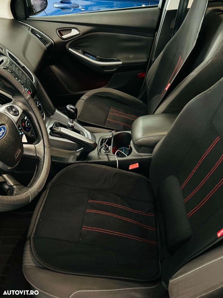 Ford Focus - 30