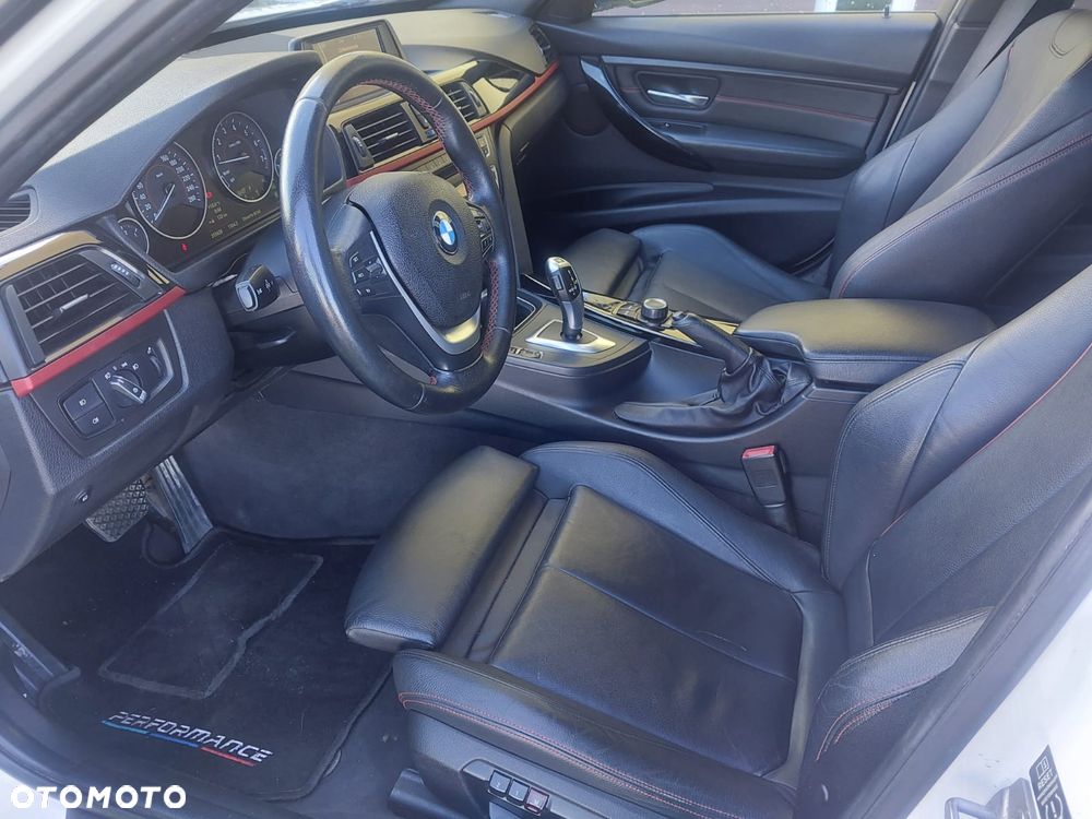 BMW Seria 3 328i Sport Line - 12
