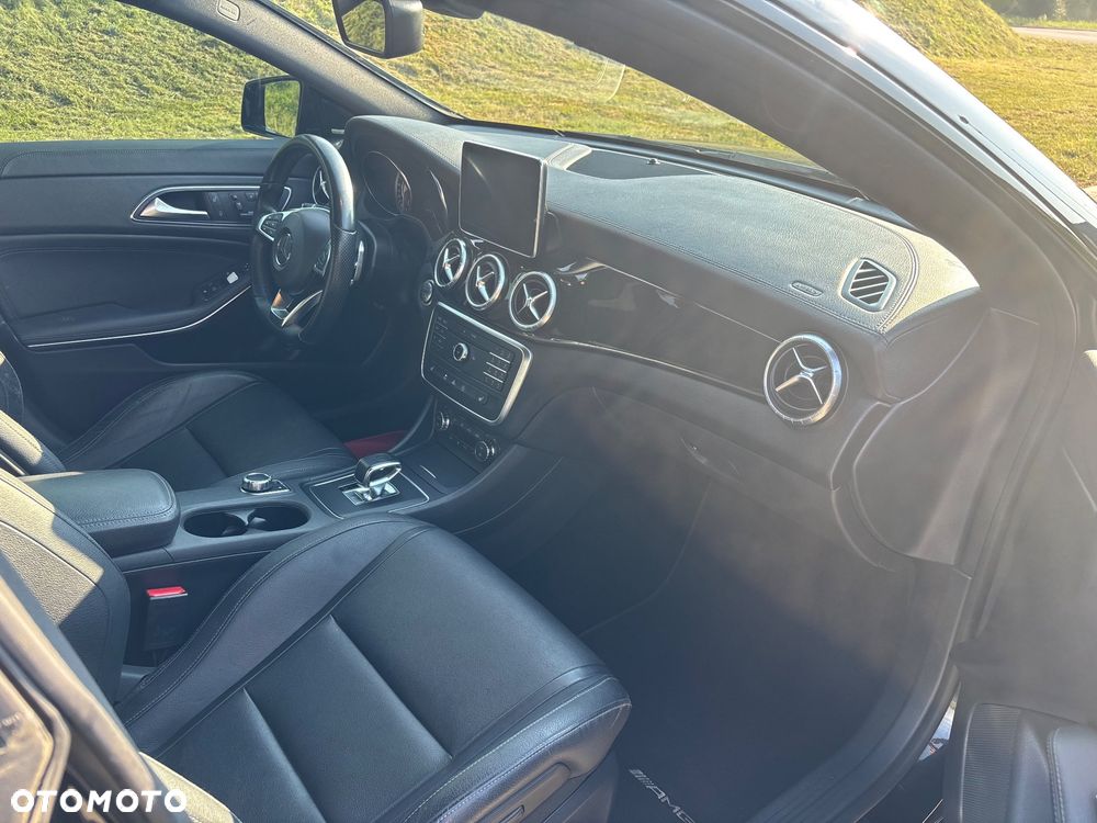 Mercedes-Benz CLA 45 AMG 4Matic 7G-DCT - 17