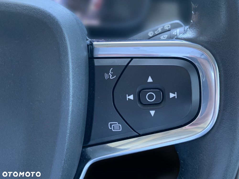 Volvo XC 40 - 18