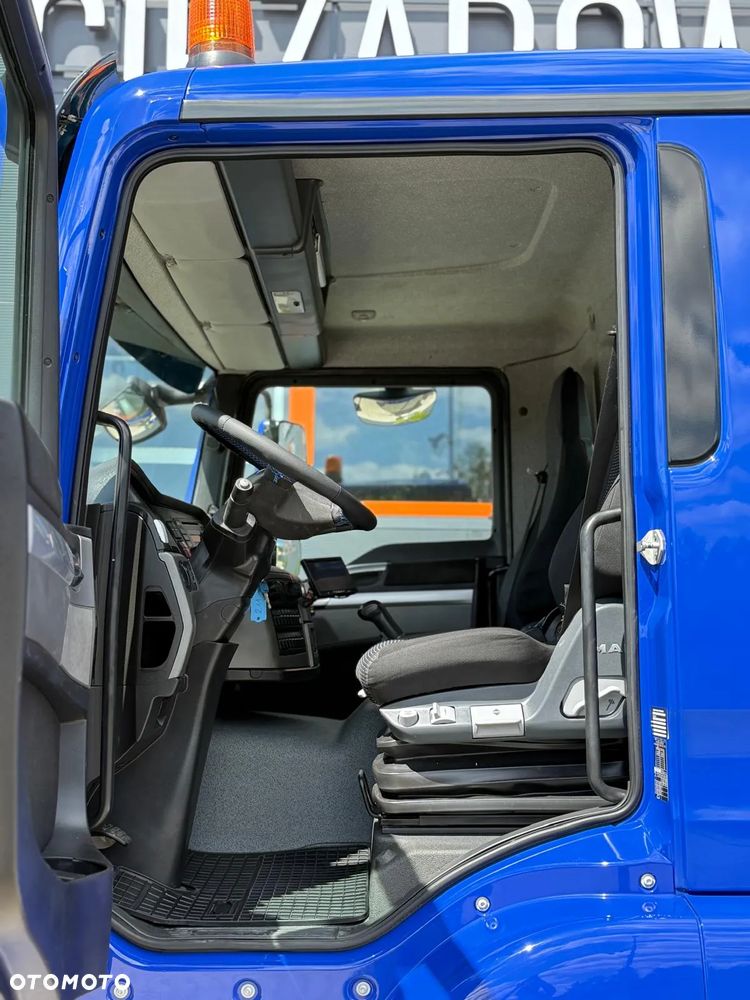 MAN TGM TGL TGS 18.250 E6 //skrzyniowy z HDS // 4x2 // żuraw HMF 1420 K2 HDS dzwig kran crane budowlanka - 29