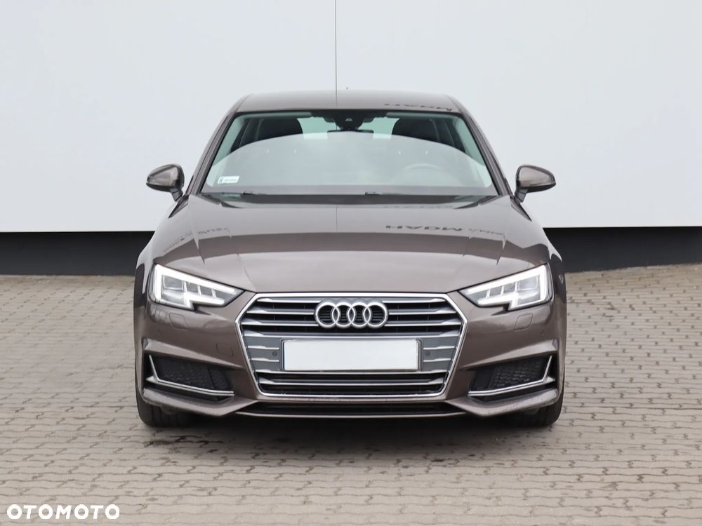 Audi A4 Limousine 40 TFSI Sport S tronic - 5