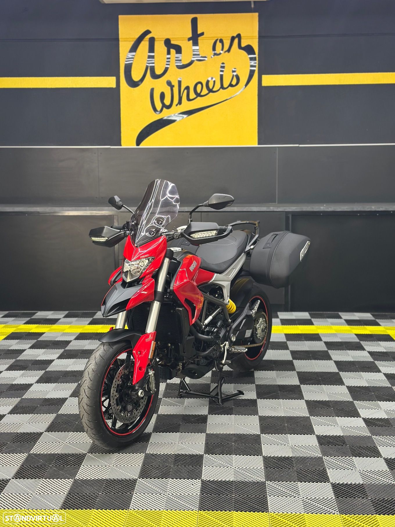 Ducati Hyperstrada 939 - 1