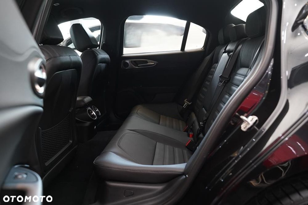 Alfa Romeo Giulia 2.0 Turbo Veloce Q4 - 8
