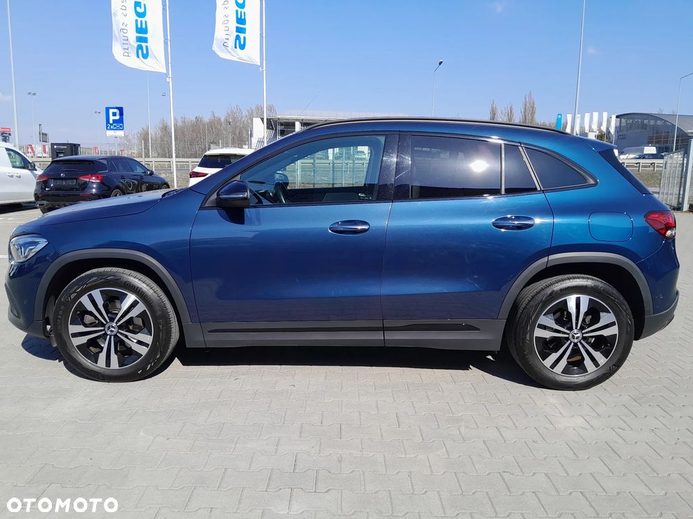 Mercedes-Benz GLA 200 Progressive - 2