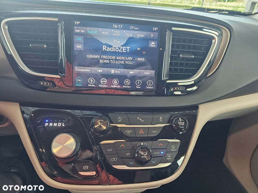 Chrysler Pacifica - 24