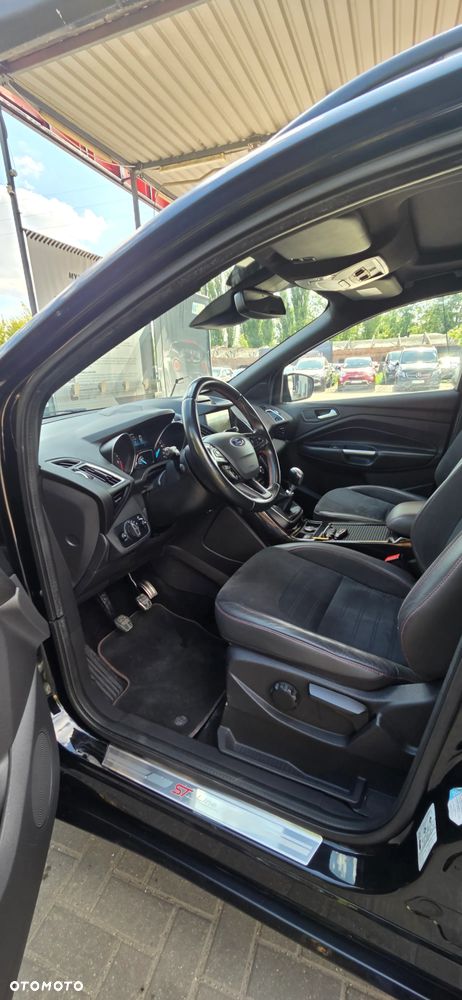 Ford Kuga 2.0 TDCi 4x4 ST-Line - 26