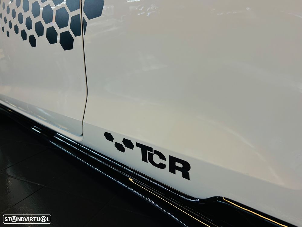 VW Golf GTI TCR 2.0 TSI OPF DSG - 10