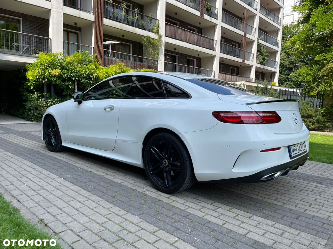 Mercedes-Benz Klasa E 220 d Coupe 4-Matic 9G-TRONIC - 3