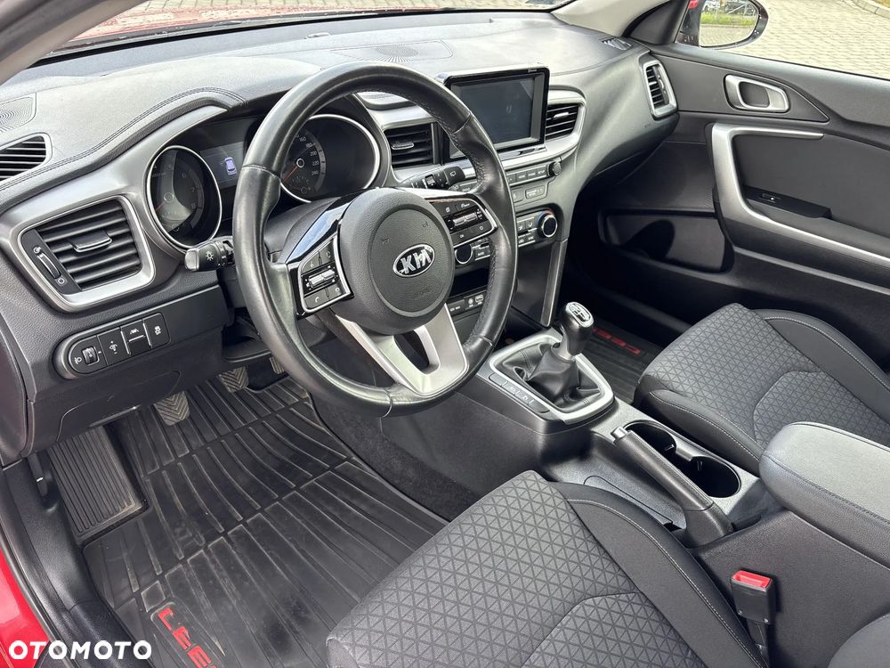 Kia Ceed 1.4 T-GDI M - 9