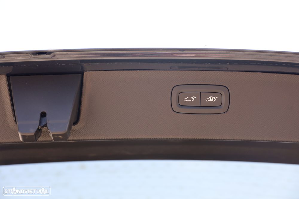 Volvo XC 90 2.0 T8 PHEV Plus Dark AWD - 6
