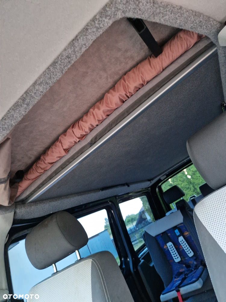 Volkswagen Multivan - 16
